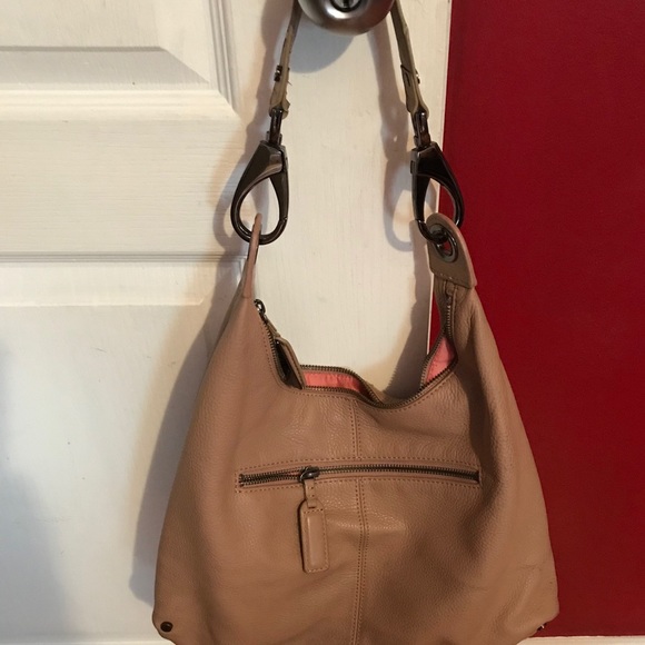 Kenneth Cole Handbags - Kenneth Cole Purse